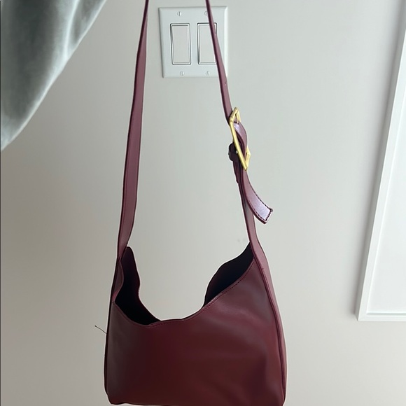 Chic Burgundy faux Leather Shoulder Bag - Picture 1 of 5